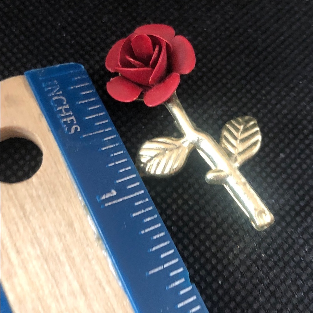 Vintage Rose Red and Gold Toned 1.5” Brooch - Picture 5 of 5
